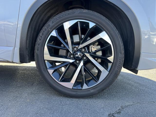 アウトランダーＰＨＥＶ Ｐ　マイパイロット☆４ＷＤ☆９インチナビ☆走行４．５万ｋｍ☆　☆４ＷＤ☆９インチナビ☆Ｂｌｕｅｔｏｏｔｈ☆マルチアラウンドモニター☆マイパイロット☆本革シート／パワーシート／メモリーシート／シートヒーター☆パワーバックドア☆ワイヤレス充電器☆ＬＥＤヘッドライト☆（54枚目）