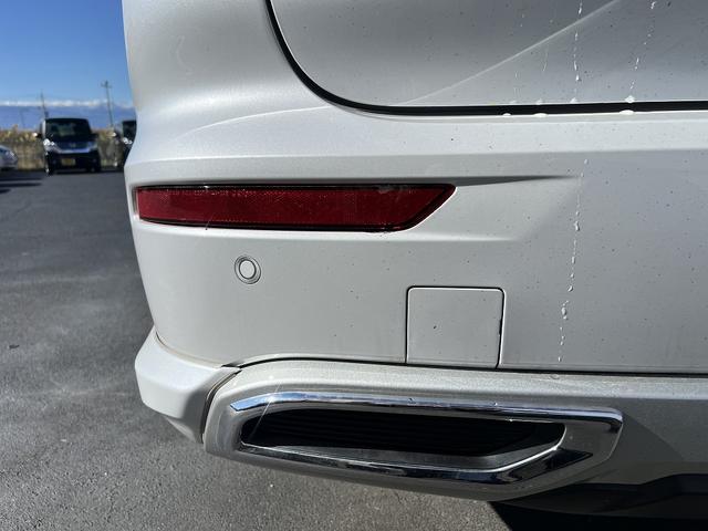 アウトランダーＰＨＥＶ Ｐ　マイパイロット☆４ＷＤ☆９インチナビ☆走行４．５万ｋｍ☆　☆４ＷＤ☆９インチナビ☆Ｂｌｕｅｔｏｏｔｈ☆マルチアラウンドモニター☆マイパイロット☆本革シート／パワーシート／メモリーシート／シートヒーター☆パワーバックドア☆ワイヤレス充電器☆ＬＥＤヘッドライト☆（58枚目）