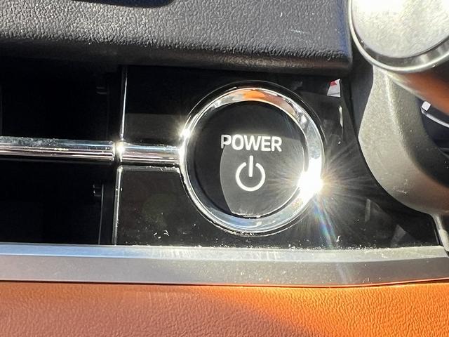 アウトランダーＰＨＥＶ Ｐ　マイパイロット☆４ＷＤ☆９インチナビ☆走行４．５万ｋｍ☆　☆４ＷＤ☆９インチナビ☆Ｂｌｕｅｔｏｏｔｈ☆マルチアラウンドモニター☆マイパイロット☆本革シート／パワーシート／メモリーシート／シートヒーター☆パワーバックドア☆ワイヤレス充電器☆ＬＥＤヘッドライト☆（65枚目）