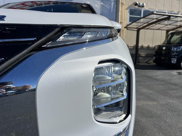 アウトランダーＰＨＥＶ Ｐ　マイパイロット☆４ＷＤ☆９インチナビ☆走行４．５万ｋｍ☆　☆４ＷＤ☆９インチナビ☆Ｂｌｕｅｔｏｏｔｈ☆マルチアラウンドモニター☆マイパイロット☆本革シート／パワーシート／メモリーシート／シートヒーター☆パワーバックドア☆ワイヤレス充電器☆ＬＥＤヘッドライト☆（68枚目）