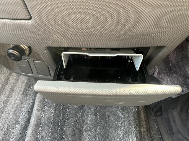 エスティマ アエラスＧエディション☆ナビ☆走行４．１万☆試乗ＯＫ☆　☆ナビ☆ＴＶ☆Ｂｌｕｅｔｏｏｔｈ☆バックカメラ☆フリップダウンモニター☆両側パワースライドドア☆キセノン＋オートライト☆クルーズコントロール☆ビルトインＥＴＣ☆オットマン☆走行４．１万ｋｍ☆試乗ＯＫ☆（29枚目）