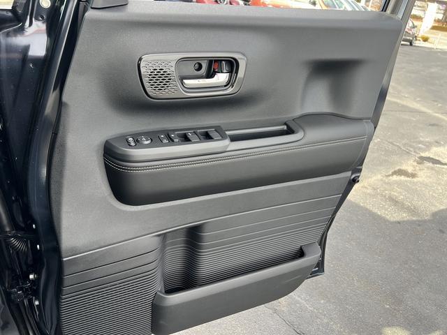 N-BOXカスタム カスタムコーディネートスタイル☆4WD☆ホンダセンシング☆ ☆現行モデル☆4WD☆ホンダセンシング☆アダプティブクルーズ☆両側電動ドア☆パーキングセンサー☆電動パーキング☆フルプライムスムースシート☆前席シートヒーター☆LEDライト&フォグ☆走行104km☆(73枚目)