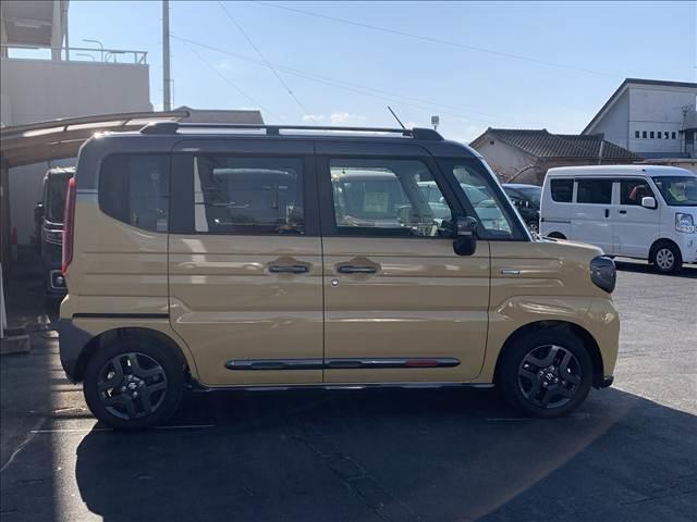 スペーシアギア ハイブリッドＸＺ☆ワンオーナー☆走行３００ｋｍ☆試乗ＯＫ☆　☆ワンオーナー☆２トーンルーフ☆デュアルセンサーブレーキサポート２☆アダプティブクルーズ☆両側電動ドア☆ヘッドアップディスプレイ☆電動パーキング☆ハンドルヒーター☆前席シートヒーター☆走行３００ｋｍ☆（5枚目）