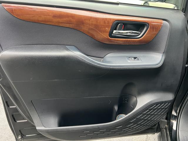 ヴォクシー ＺＳ煌☆１０インチナビ☆１１型後席モニター☆試乗できます☆　☆アルパイン１０インチＳＤナビ☆ＴＶ☆Ｂｌｕｅｔｏｏｔｈ☆バックカメラ☆１１インチ後席モニター☆両側電動ドア☆ビルトインＥＴＣ☆ＬＥＤヘッドライト＆フォグ☆オートライト☆ドライブレコーダー☆試乗ＯＫ☆（48枚目）