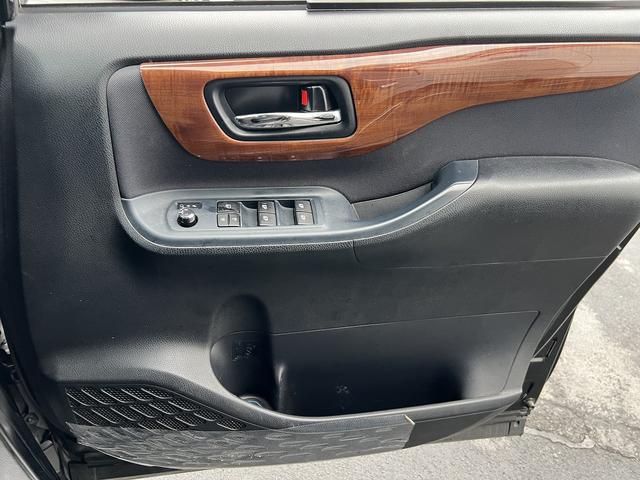 ヴォクシー ＺＳ煌☆１０インチナビ☆１１型後席モニター☆試乗できます☆　☆アルパイン１０インチＳＤナビ☆ＴＶ☆Ｂｌｕｅｔｏｏｔｈ☆バックカメラ☆１１インチ後席モニター☆両側電動ドア☆ビルトインＥＴＣ☆ＬＥＤヘッドライト＆フォグ☆オートライト☆ドライブレコーダー☆試乗ＯＫ☆（60枚目）