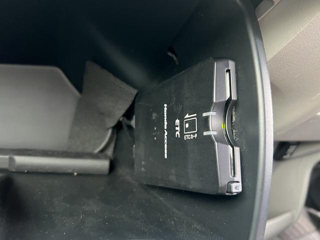 フリードハイブリッド ジャストセレクション☆ナビ☆バックカメラ☆ＥＴＣ☆試乗ＯＫ☆　☆ナビ☆ＴＶ☆Ｂｌｕｅｔｏｏｔｈ☆バックカメラ☆電動スライドドア☆フリップダウンモニター☆キセノン＋オートライト☆クルーズコントロール☆前後ドライブレコーダー☆黒革調シートカバー☆ＥＴＣ☆試乗ＯＫ☆（27枚目）