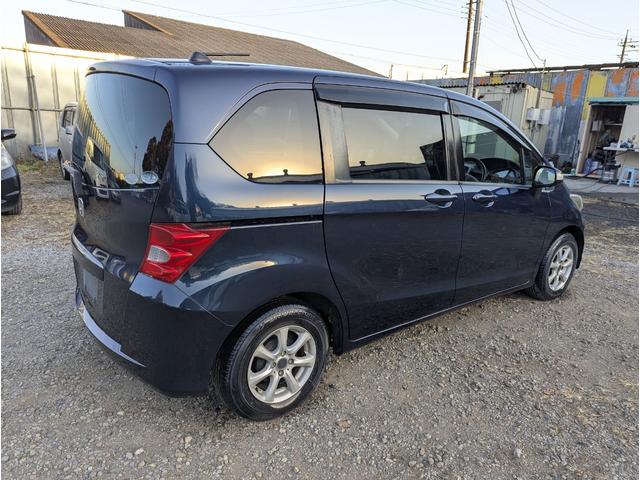 フリード Ｇ　Ｌパッケージ　禁煙車　バックカメラ　ナビ　テレビ　左側パワースライドドア　アルミホイール　キーレスエントリー　ＨＩＤ　ＥＴＣ　ＤＶＤ　ＡＢＳ（8枚目）