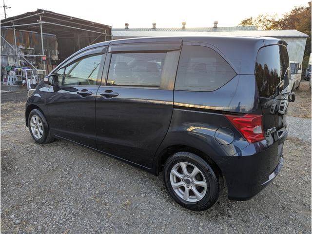 フリード Ｇ　Ｌパッケージ　禁煙車　バックカメラ　ナビ　テレビ　左側パワースライドドア　アルミホイール　キーレスエントリー　ＨＩＤ　ＥＴＣ　ＤＶＤ　ＡＢＳ（12枚目）