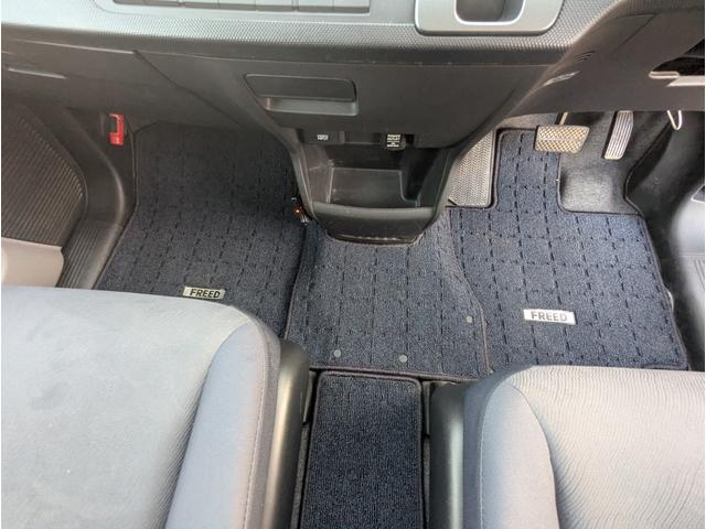 フリード Ｇ　Ｌパッケージ　禁煙車　バックカメラ　ナビ　テレビ　左側パワースライドドア　アルミホイール　キーレスエントリー　ＨＩＤ　ＥＴＣ　ＤＶＤ　ＡＢＳ（43枚目）