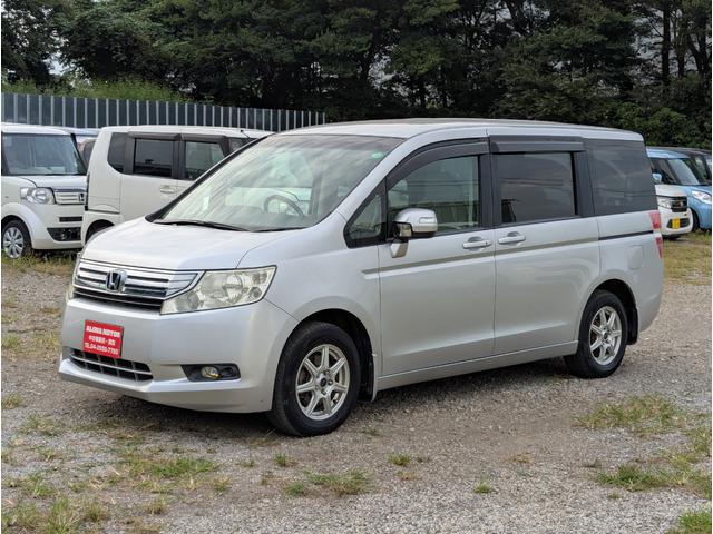 ステップワゴン Ｌ　４ＷＤ　禁煙車　バックカメラ　スマートキー　両側パワースライドドア　ナビ　テレビ　アルミホイール　ＥＴＣ　ＨＩＤ　ＡＢＳ　ドライブレコーダー　オートライト（2枚目）