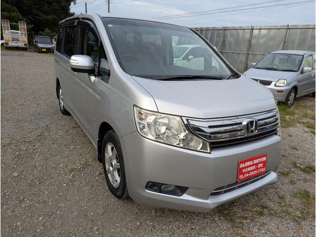 ステップワゴン Ｌ　４ＷＤ　禁煙車　バックカメラ　スマートキー　両側パワースライドドア　ナビ　テレビ　アルミホイール　ＥＴＣ　ＨＩＤ　ＡＢＳ　ドライブレコーダー　オートライト（5枚目）