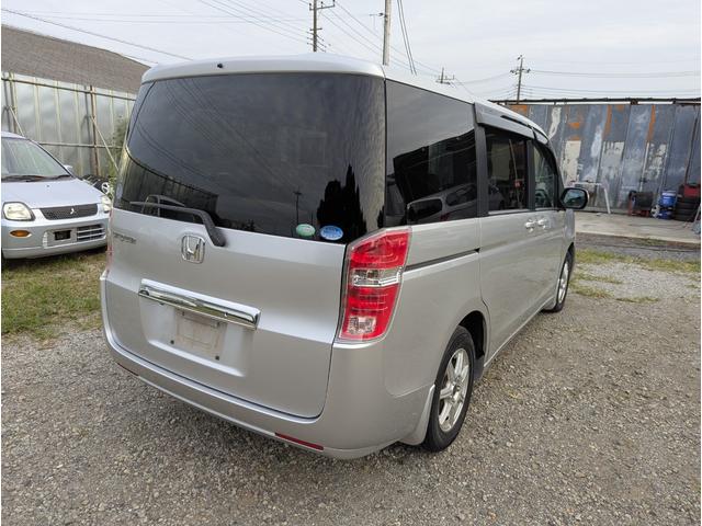 ステップワゴン Ｌ　４ＷＤ　禁煙車　バックカメラ　スマートキー　両側パワースライドドア　ナビ　テレビ　アルミホイール　ＥＴＣ　ＨＩＤ　ＡＢＳ　ドライブレコーダー　オートライト（9枚目）