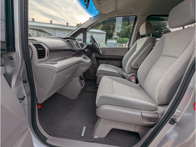 ステップワゴン Ｌ　４ＷＤ　禁煙車　バックカメラ　スマートキー　両側パワースライドドア　ナビ　テレビ　アルミホイール　ＥＴＣ　ＨＩＤ　ＡＢＳ　ドライブレコーダー　オートライト（22枚目）