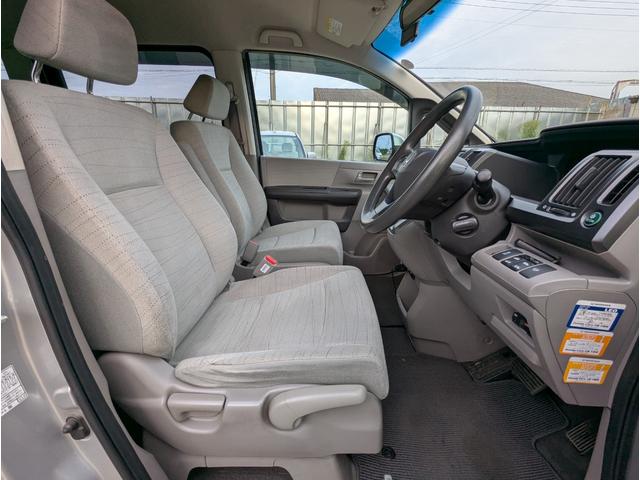 ステップワゴン Ｌ　４ＷＤ　禁煙車　バックカメラ　スマートキー　両側パワースライドドア　ナビ　テレビ　アルミホイール　ＥＴＣ　ＨＩＤ　ＡＢＳ　ドライブレコーダー　オートライト（41枚目）