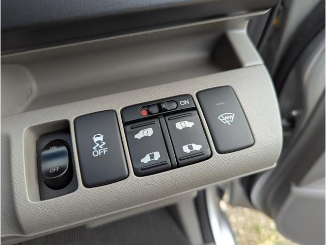 ステップワゴン Ｌ　４ＷＤ　禁煙車　バックカメラ　スマートキー　両側パワースライドドア　ナビ　テレビ　アルミホイール　ＥＴＣ　ＨＩＤ　ＡＢＳ　ドライブレコーダー　オートライト（59枚目）