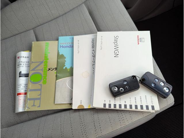 ステップワゴン Ｌ　４ＷＤ　禁煙車　バックカメラ　スマートキー　両側パワースライドドア　ナビ　テレビ　アルミホイール　ＥＴＣ　ＨＩＤ　ＡＢＳ　ドライブレコーダー　オートライト（63枚目）