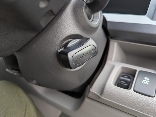 ステップワゴン Ｌ　４ＷＤ　禁煙車　バックカメラ　スマートキー　両側パワースライドドア　ナビ　テレビ　アルミホイール　ＥＴＣ　ＨＩＤ　ＡＢＳ　ドライブレコーダー　オートライト（64枚目）