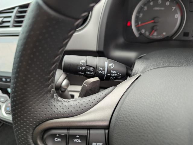 ストリーム RSZ 禁煙車 バックカメラ パドルシフト ナビ アルミホイール HID ETC DVD ABS キーレスエントリー(52枚目)