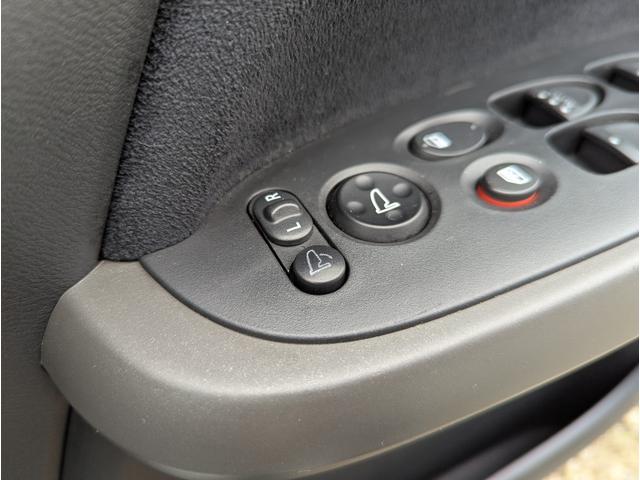 ストリーム RSZ 禁煙車 バックカメラ パドルシフト ナビ アルミホイール HID ETC DVD ABS キーレスエントリー(57枚目)