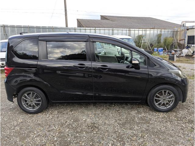 フリード Ｇ　ジャストセレクション　バックカメラ　フルセグテレビ　アルミホイール　キーレスエントリー　左側パワースライドドア　ＨＩＤ　ＥＴＣ　ＡＢＳ（7枚目）