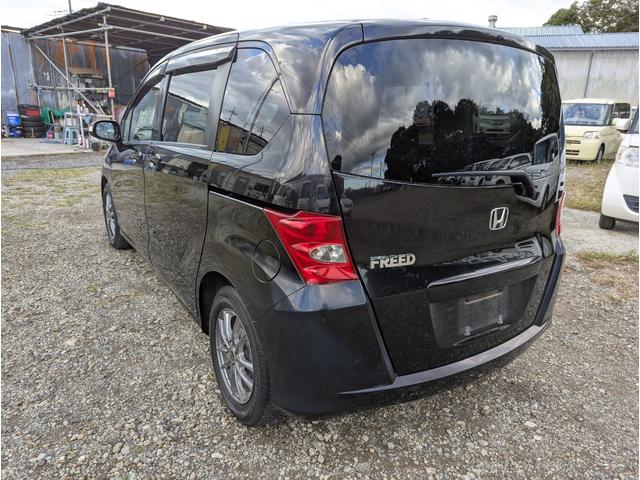 フリード Ｇ　ジャストセレクション　バックカメラ　フルセグテレビ　アルミホイール　キーレスエントリー　左側パワースライドドア　ＨＩＤ　ＥＴＣ　ＡＢＳ（11枚目）