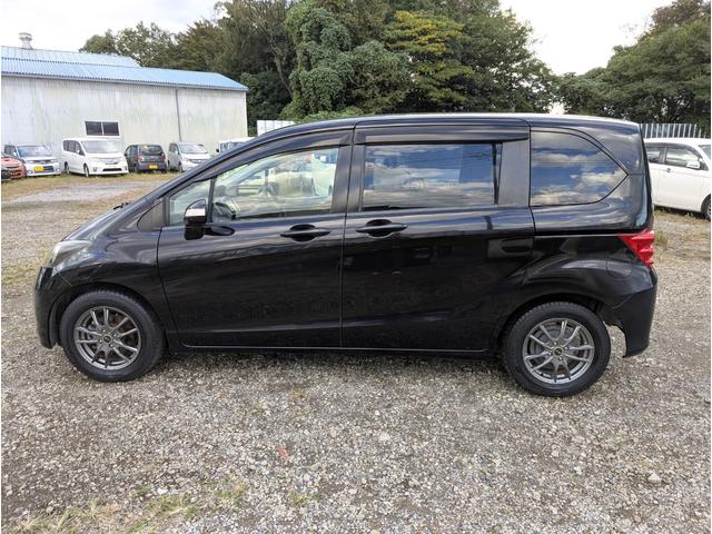 フリード Ｇ　ジャストセレクション　バックカメラ　フルセグテレビ　アルミホイール　キーレスエントリー　左側パワースライドドア　ＨＩＤ　ＥＴＣ　ＡＢＳ（13枚目）