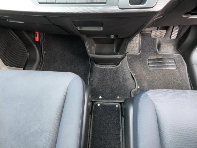 フリード Ｇ　ジャストセレクション　バックカメラ　フルセグテレビ　アルミホイール　キーレスエントリー　左側パワースライドドア　ＨＩＤ　ＥＴＣ　ＡＢＳ（44枚目）