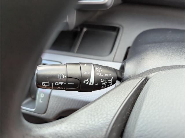 フリード Ｇ　ジャストセレクション　バックカメラ　フルセグテレビ　アルミホイール　キーレスエントリー　左側パワースライドドア　ＨＩＤ　ＥＴＣ　ＡＢＳ（51枚目）