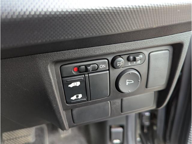 フリード Ｇ　ジャストセレクション　バックカメラ　フルセグテレビ　アルミホイール　キーレスエントリー　左側パワースライドドア　ＨＩＤ　ＥＴＣ　ＡＢＳ（53枚目）