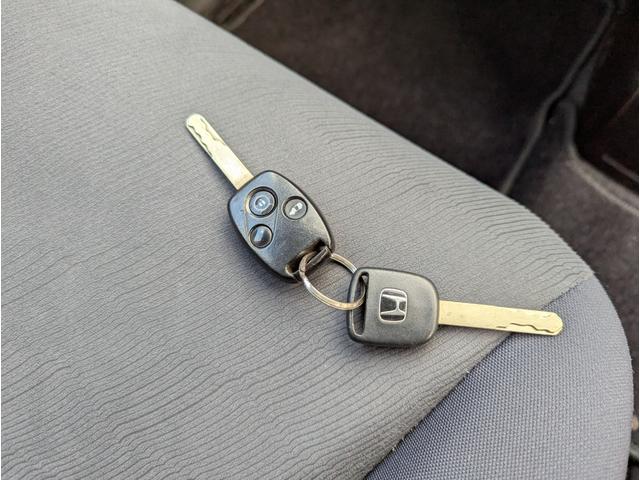 フリード Ｇ　ジャストセレクション　バックカメラ　フルセグテレビ　アルミホイール　キーレスエントリー　左側パワースライドドア　ＨＩＤ　ＥＴＣ　ＡＢＳ（54枚目）