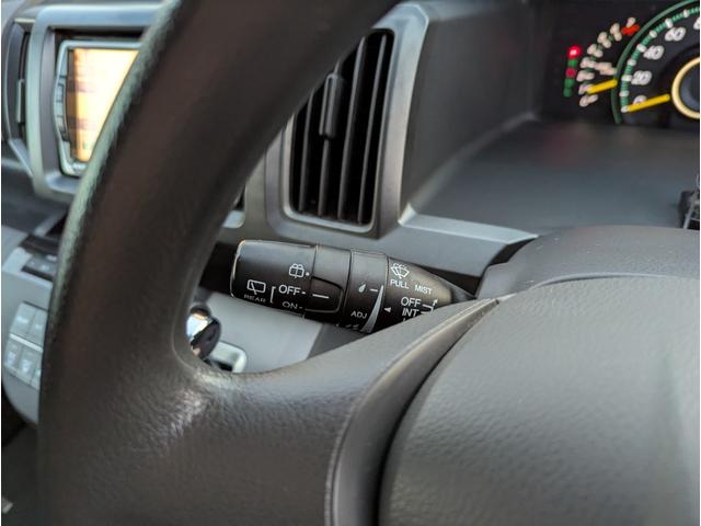 ステップワゴン G Lパッケージ バックカメラ スマートキー 両側パワースライドドア ナビ フルセグテレビ 後席モニター HID ETC ABS(52枚目)