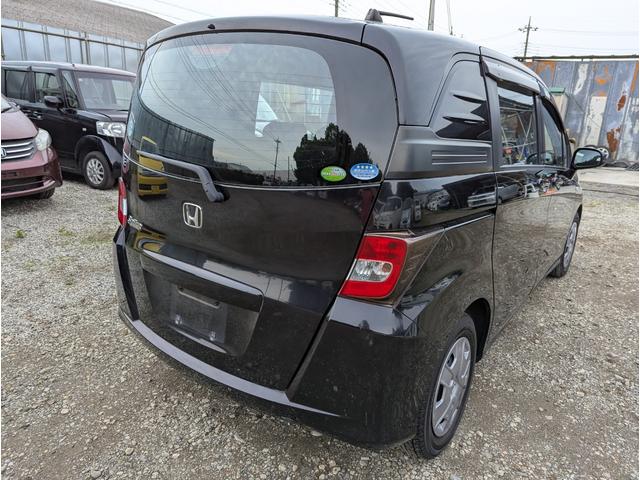 フリードスパイク Ｇ　禁煙車　ＢＬＵＥＴＯＯＴＨ　ナビ　テレビ　フルフラットシート　キーレスエントリー　ドライブレコーダー　ＥＴＣ　ＨＩＤ　衝突安全ボディ（9枚目）