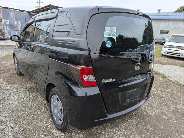 フリードスパイク Ｇ　禁煙車　ＢＬＵＥＴＯＯＴＨ　ナビ　テレビ　フルフラットシート　キーレスエントリー　ドライブレコーダー　ＥＴＣ　ＨＩＤ　衝突安全ボディ（11枚目）