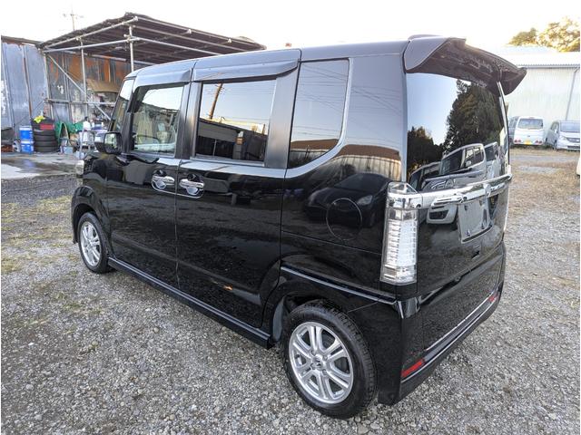 Ｎ－ＢＯＸカスタム Ｇ・Ｌパッケージ　禁煙車　記録簿　２０２５年製タイヤ　バックカメラ　ＢＬＵＥＴＯＯＴＨ　プッシュスタートスマートキー　フルセグテレビ　ナビ　左側パワースライドドア　ＨＩＤ　ＥＴＣ　ＡＢＳ　オートエアコン　オートライト（12枚目）
