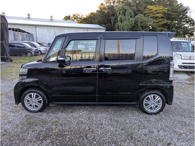 Ｎ－ＢＯＸカスタム Ｇ・Ｌパッケージ　禁煙車　記録簿　２０２５年製タイヤ　バックカメラ　ＢＬＵＥＴＯＯＴＨ　プッシュスタートスマートキー　フルセグテレビ　ナビ　左側パワースライドドア　ＨＩＤ　ＥＴＣ　ＡＢＳ　オートエアコン　オートライト（13枚目）