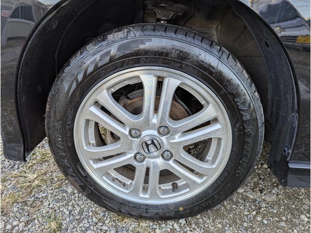 Ｎ－ＢＯＸカスタム Ｇ・Ｌパッケージ　禁煙車　記録簿　２０２５年製タイヤ　バックカメラ　ＢＬＵＥＴＯＯＴＨ　プッシュスタートスマートキー　フルセグテレビ　ナビ　左側パワースライドドア　ＨＩＤ　ＥＴＣ　ＡＢＳ　オートエアコン　オートライト（14枚目）