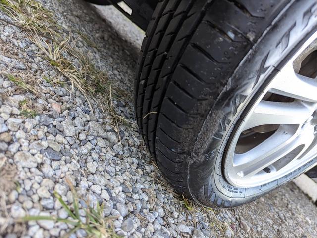 Ｎ－ＢＯＸカスタム Ｇ・Ｌパッケージ　禁煙車　記録簿　２０２５年製タイヤ　バックカメラ　ＢＬＵＥＴＯＯＴＨ　プッシュスタートスマートキー　フルセグテレビ　ナビ　左側パワースライドドア　ＨＩＤ　ＥＴＣ　ＡＢＳ　オートエアコン　オートライト（16枚目）