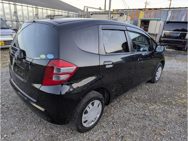 フィット Ｇ　禁煙車　ナビ　テレビ　キーレスエントリー　ドライブレコーダー　ＥＴＣ　ＤＶＤ（8枚目）