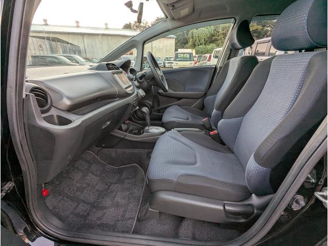 フィット Ｇ　禁煙車　ナビ　テレビ　キーレスエントリー　ドライブレコーダー　ＥＴＣ　ＤＶＤ（18枚目）