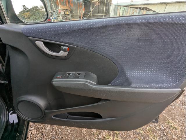 フィット Ｇ　禁煙車　ナビ　テレビ　キーレスエントリー　ドライブレコーダー　ＥＴＣ　ＤＶＤ（35枚目）