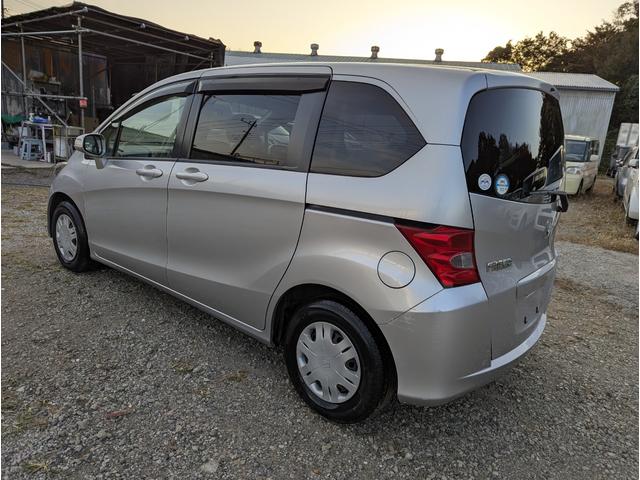 フリード フレックス　Ｆパッケージ　キーレスエントリー　両側スライドドア　２ＣＨドライブレコーダー　ＣＤ　ＡＢＳ　衝突安全ボディ（12枚目）