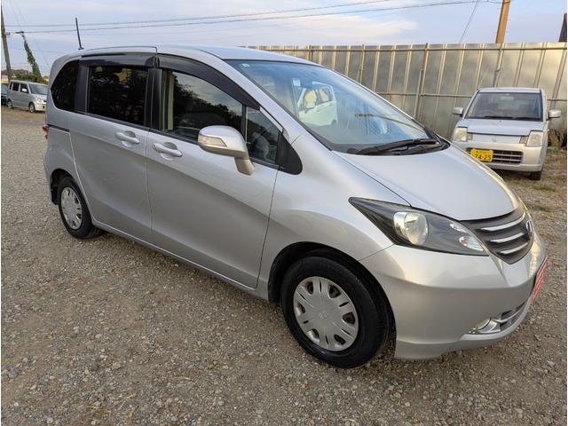 フリード G Lパッケージ 禁煙車 バックカメラ ナビ テレビ 左側パワースライドドア キーレスエントリー HID ETC(6枚目)