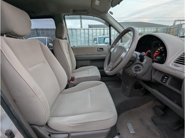 モビリオ A 3万キロ台 禁煙車 バックカメラ 左側パワースライドドア HID ABS キーレスエントリー 3列シート(39枚目)