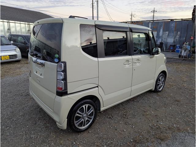 N-BOX G・Lパッケージ ワンオーナー 禁煙車 2023年製タイヤ 記録簿 バックカメラ BLUETOOTH 両側パワースライドドア プッシュスタートスマートキー ナビ テレビ アルミホイール ETC(8枚目)