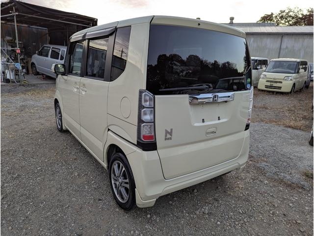 N-BOX G・Lパッケージ ワンオーナー 禁煙車 2023年製タイヤ 記録簿 バックカメラ BLUETOOTH 両側パワースライドドア プッシュスタートスマートキー ナビ テレビ アルミホイール ETC(11枚目)