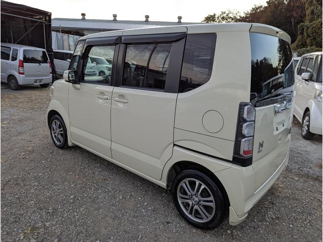 N-BOX G・Lパッケージ ワンオーナー 禁煙車 2023年製タイヤ 記録簿 バックカメラ BLUETOOTH 両側パワースライドドア プッシュスタートスマートキー ナビ テレビ アルミホイール ETC(12枚目)