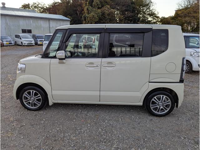 N-BOX G・Lパッケージ ワンオーナー 禁煙車 2023年製タイヤ 記録簿 バックカメラ BLUETOOTH 両側パワースライドドア プッシュスタートスマートキー ナビ テレビ アルミホイール ETC(13枚目)
