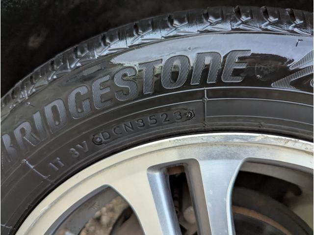 N-BOX G・Lパッケージ ワンオーナー 禁煙車 2023年製タイヤ 記録簿 バックカメラ BLUETOOTH 両側パワースライドドア プッシュスタートスマートキー ナビ テレビ アルミホイール ETC(17枚目)