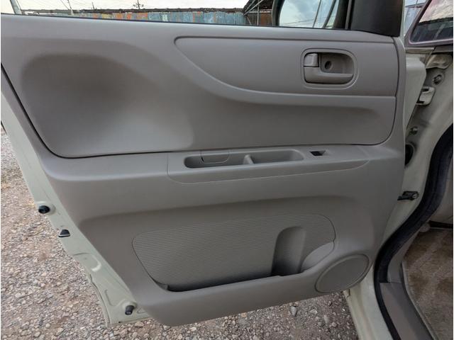 N-BOX G・Lパッケージ ワンオーナー 禁煙車 2023年製タイヤ 記録簿 バックカメラ BLUETOOTH 両側パワースライドドア プッシュスタートスマートキー ナビ テレビ アルミホイール ETC(19枚目)