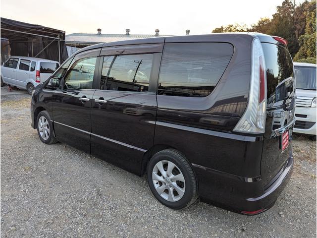 セレナ ハイウェイスター　Ｖセレクション　禁煙車　２０２４年製タイヤ　バックカメラ　ＢＬＵＥＴＯＯＴＨ　フルセグテレビ　後席モニター　ナビ　プッシュスタートスマートキー　両側パワースライドドア　ＨＩＤ　ＥＴＣ　クルーズコントロール（13枚目）